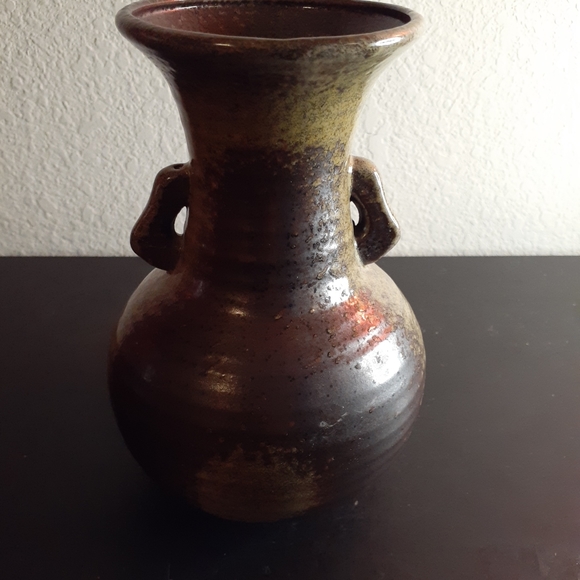 Brown Glazed Art Studio Ceramic Dual Handle 7" Decorative Vase. - Picture 7 of 7